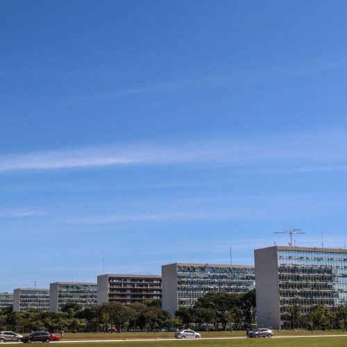 Senado aprova reajuste salarial de servidores federais