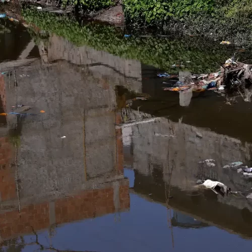 DURA REALIDADE: De cada 10 residências no país, 3 não têm esgoto ligado à rede geral