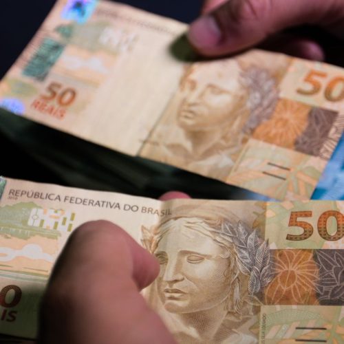 Brasileiros sacaram R$ 455,68 milhões esquecidos em bancos em setembro