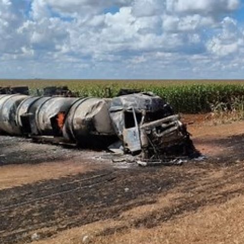 TRANSITO: Acidente com carreta que pegou fogo deixa um morto em rodovia no Médio Norte