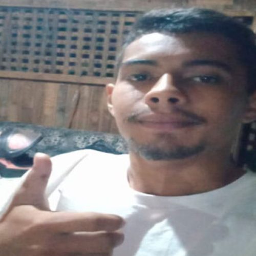 Feliz Natal: Jovem diz que precisa falar algo para a mãe e desaparece após entrar em carro