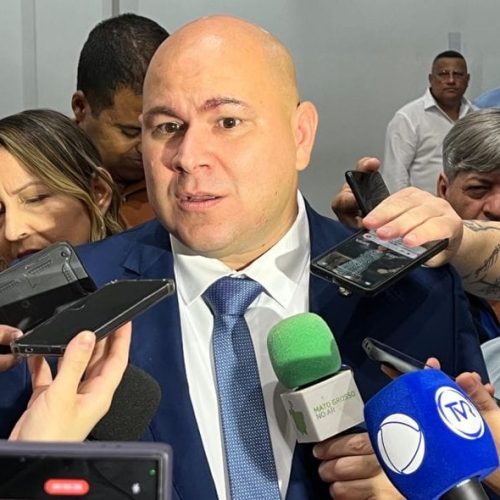 “torço para que saia da política”